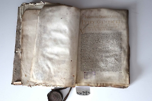Informacja o projekcie „  Konserwacja ratująca dokumenty rękopiśmienne ze zbioru Biblioteki i Archiwum Kapituły Kolegiaty św. Marcina w Opatowie_10
