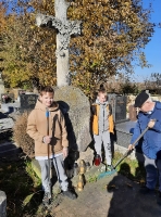 PORZĄDKOWANIE GROBU PATRONA DOMU MUZEALNEGO_2